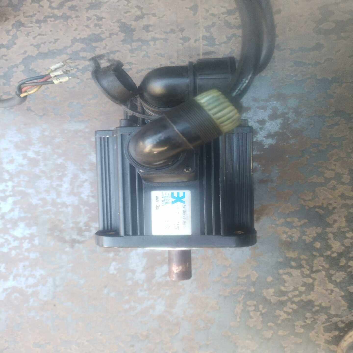 三协伺服电机，型号130ZW3S0520成色如图，功能包（零零电子）