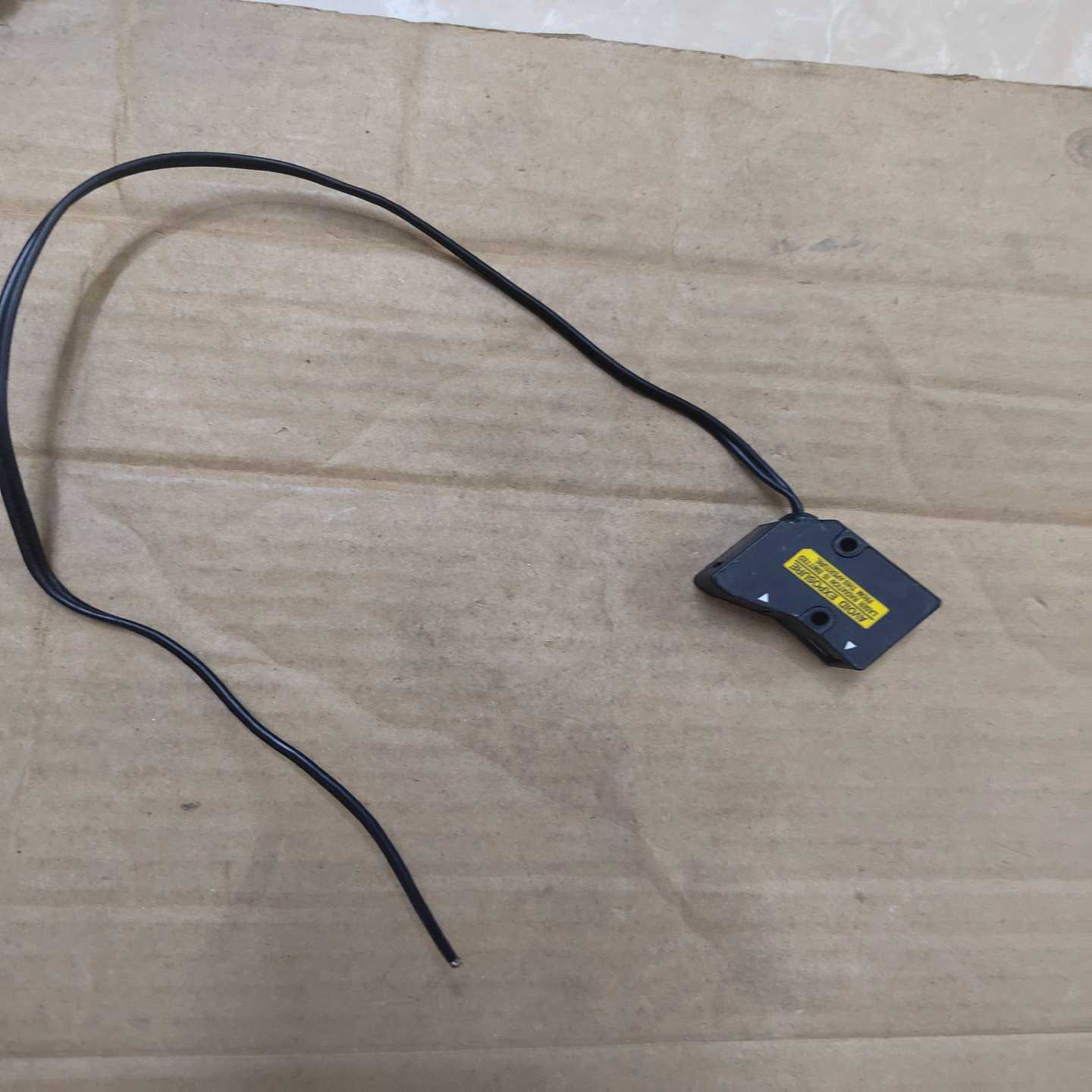 议价-7基恩士，实物图功能包好，一个，需要的拿走成色如图适用