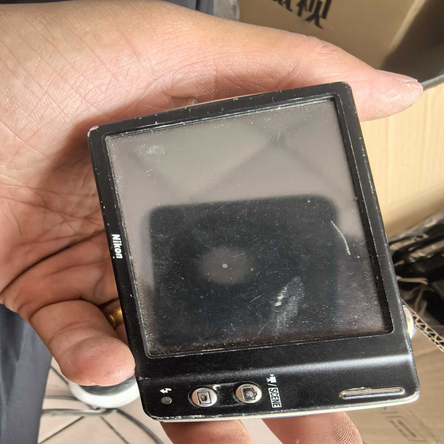 尼康S230数码相机，1000万像素，3倍光学变焦。功能完好--议价商