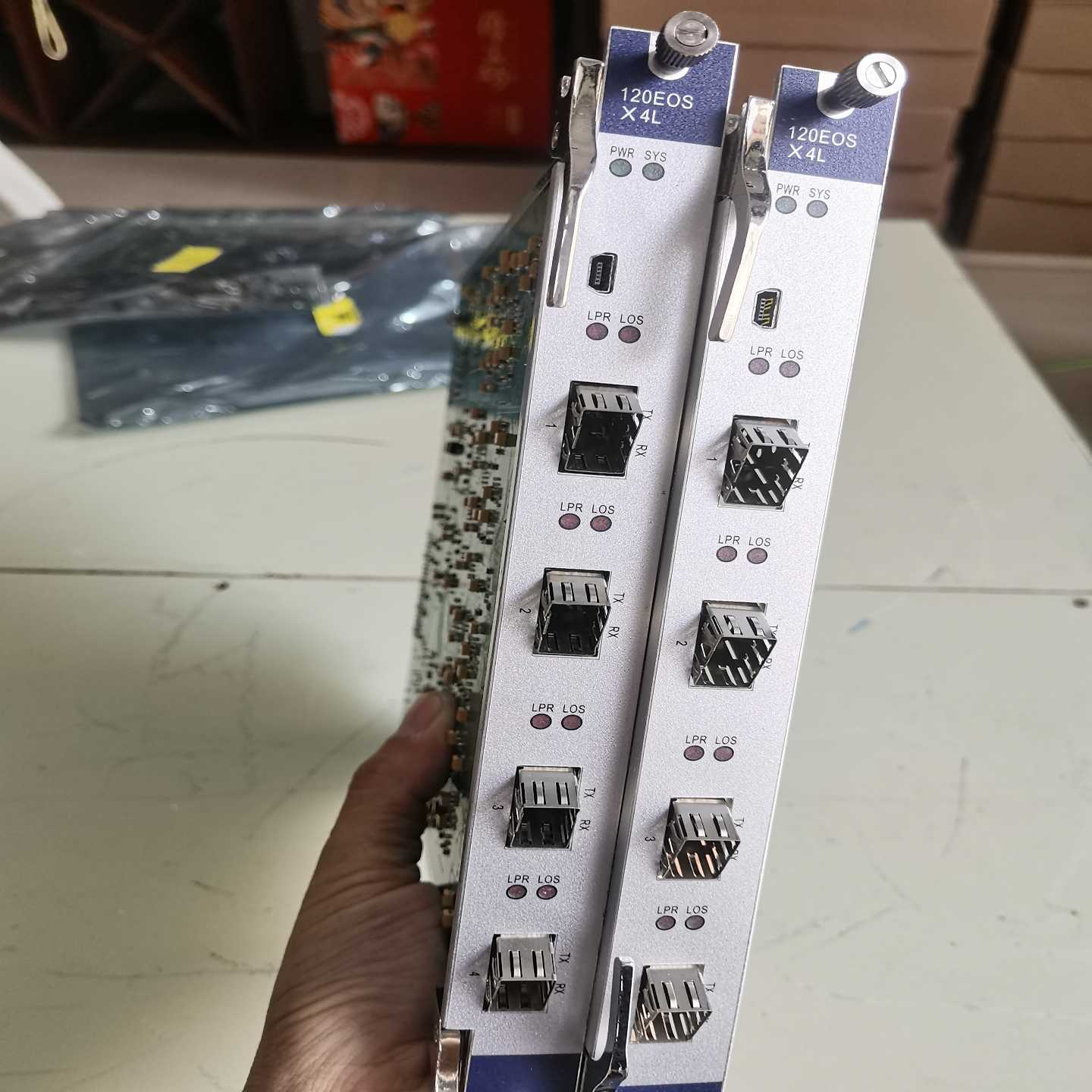 瑞斯康达120EOS，4L主板两张，一张300省内询价