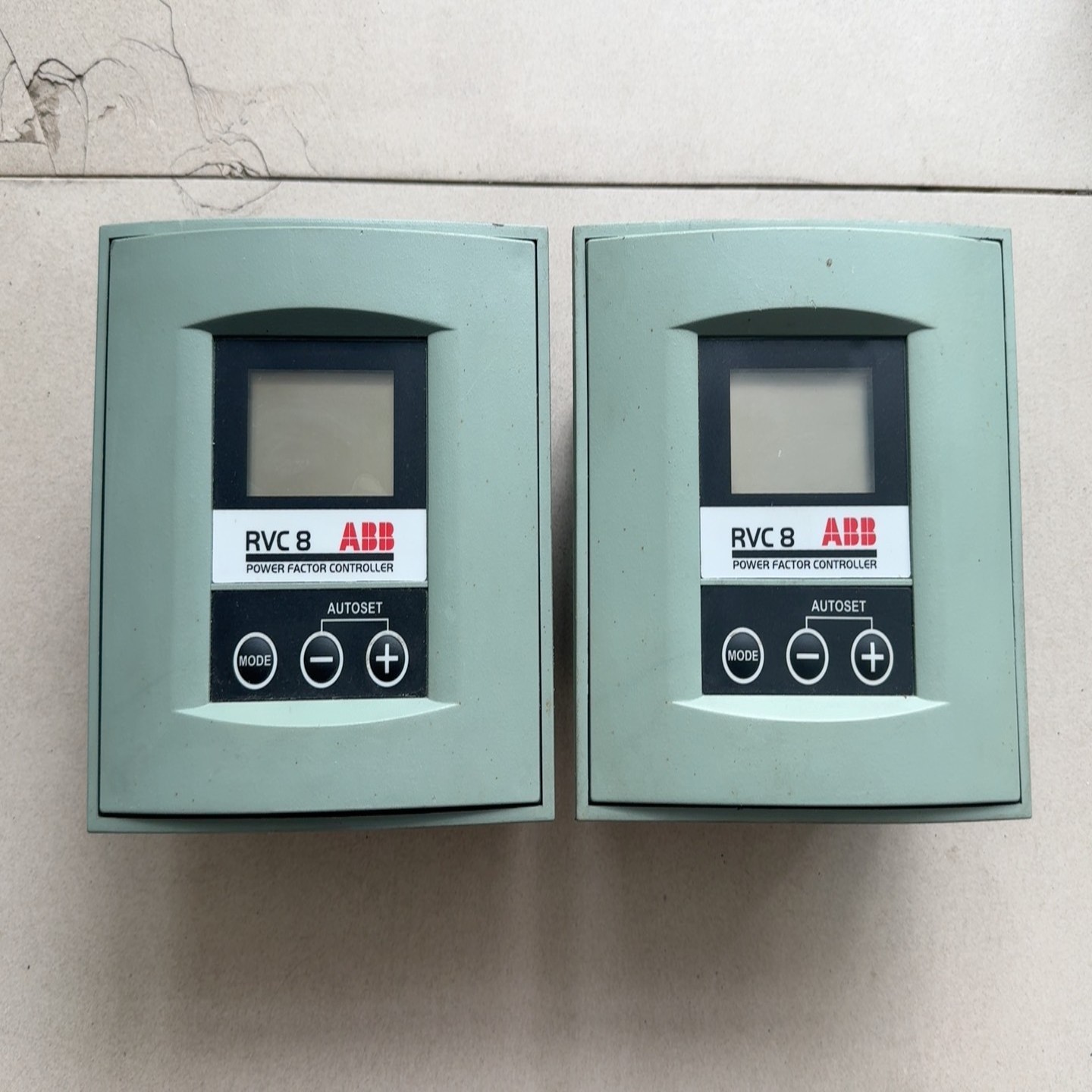 ABB智能无功功率因数自动补偿控制器RVC8-5A--议价商品
