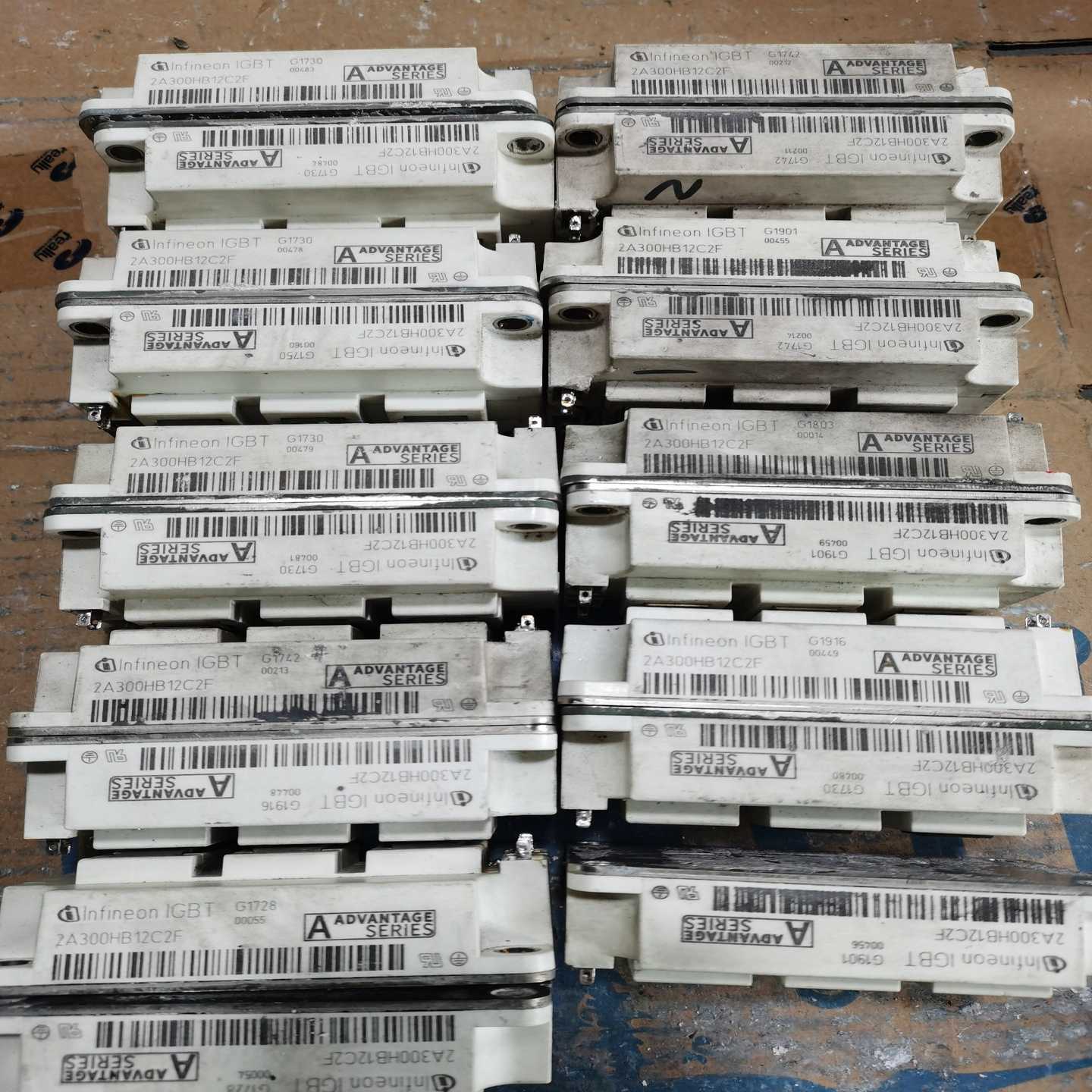 英飞凌模块2A300HB12C2F一共15个询价