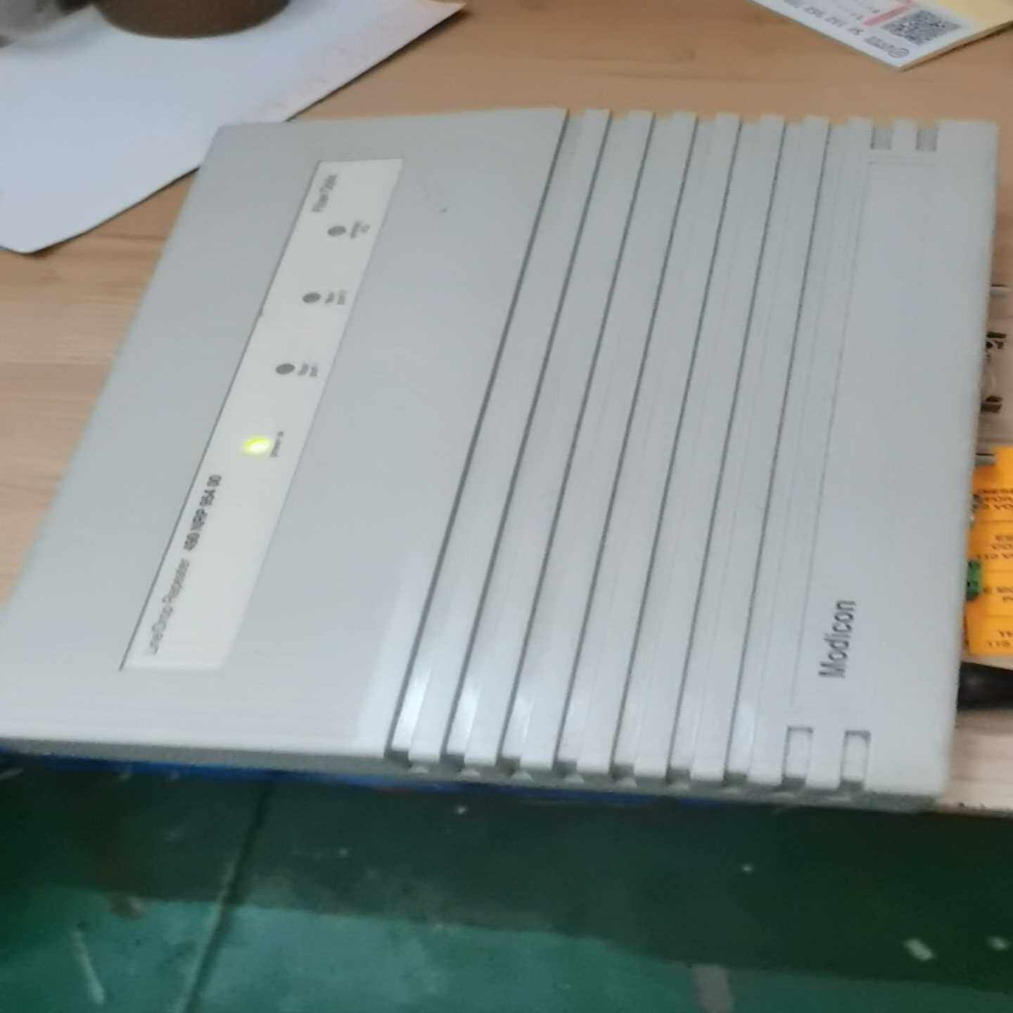Modicon光纤中继器490NRP95400，轻微使用痕迹