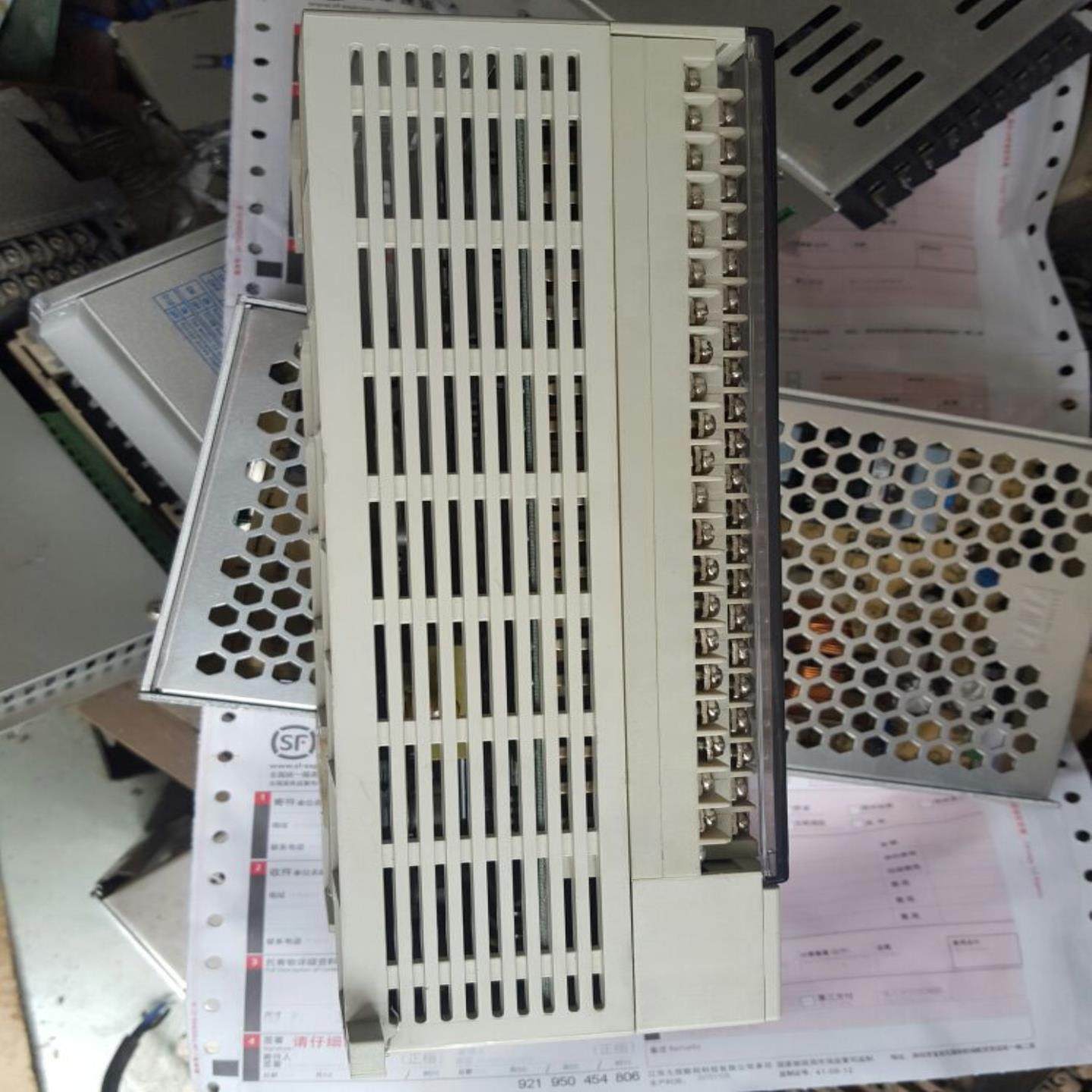 信捷PLC XC3-48T-E 220V 可编程控制器 实物拍摄