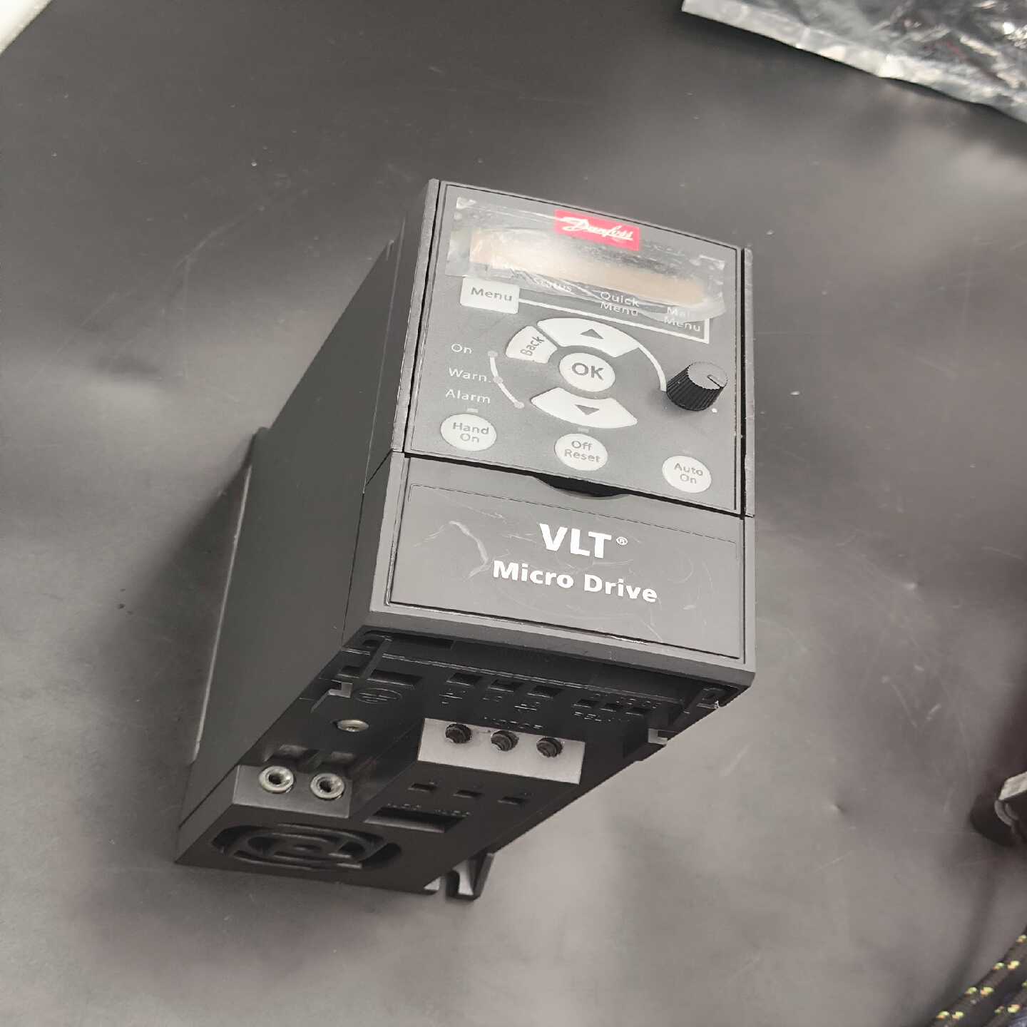 议价丹佛斯变频器fc-051pk7拆机成色如图