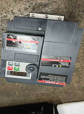 东芝VFS15变频器3.7KW，实物拍摄，9成新，功能完好没--议价商品