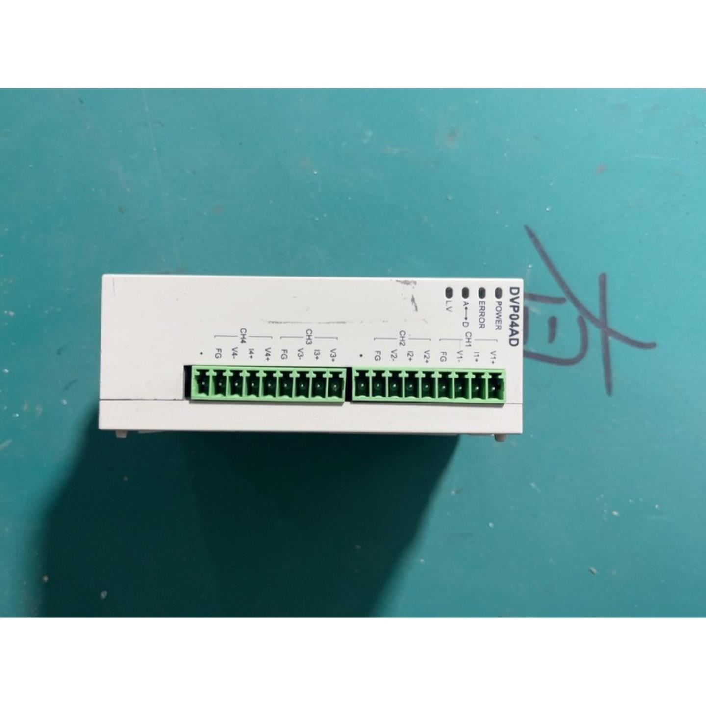 台达PLC DVP04AD-SL拆机外壳破损