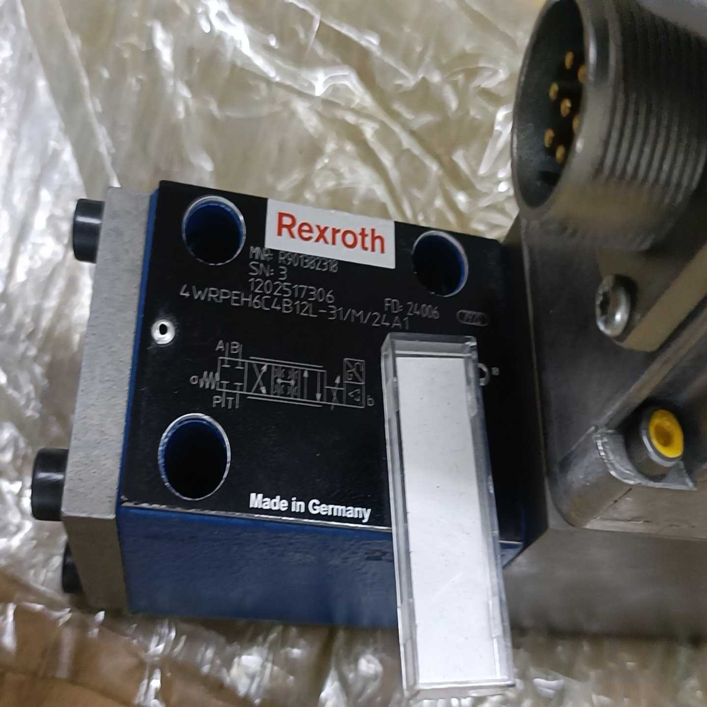 液压阀 Rexroth力士乐比例阀4WRPEH6C4B12L~询价