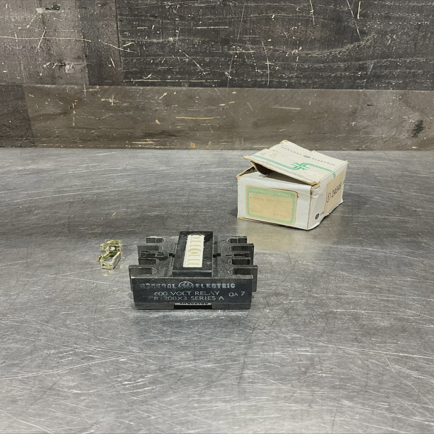 通用电气CR120BX3/CR120BX3继电器插座NOS