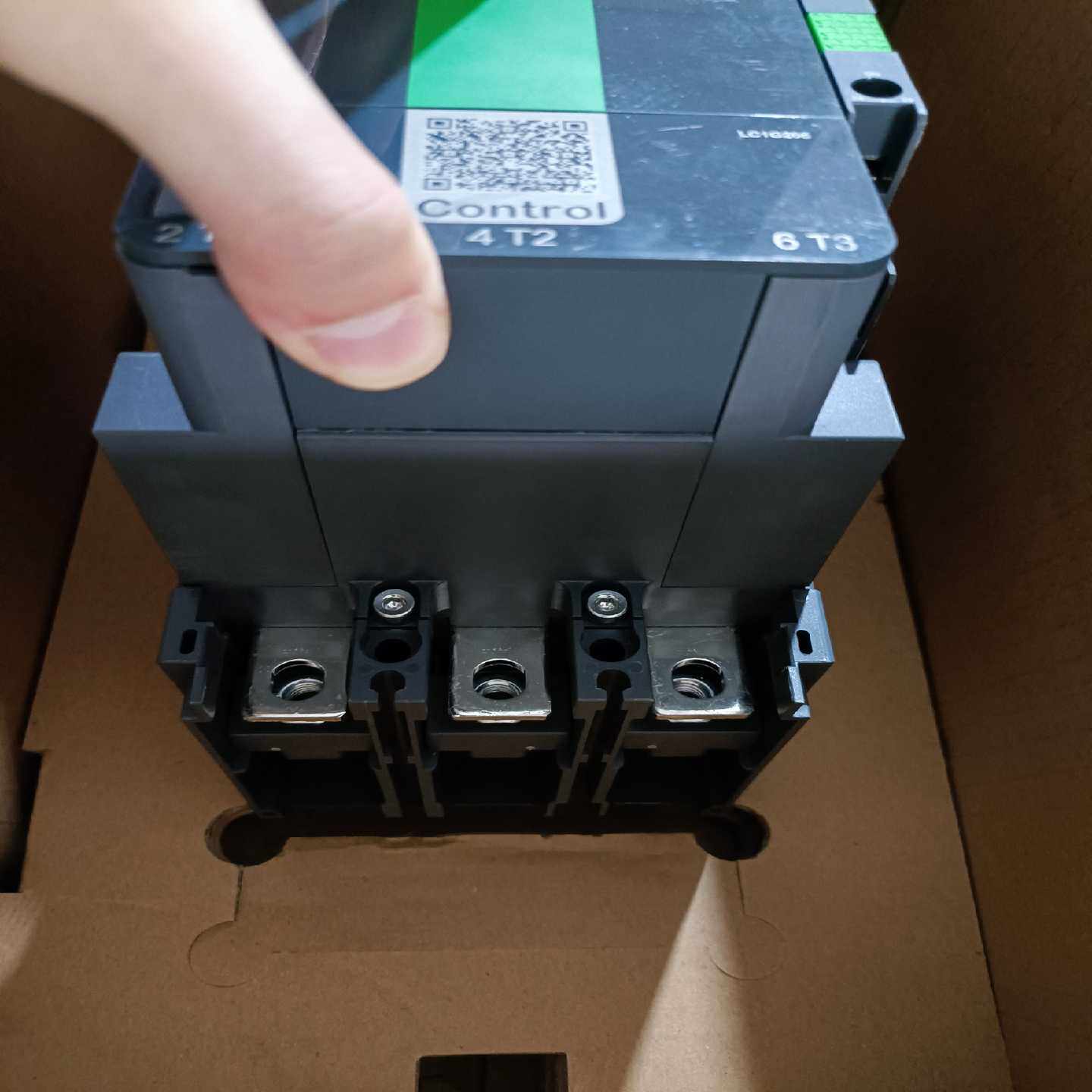 询价全新带包装新款施耐德205接触器