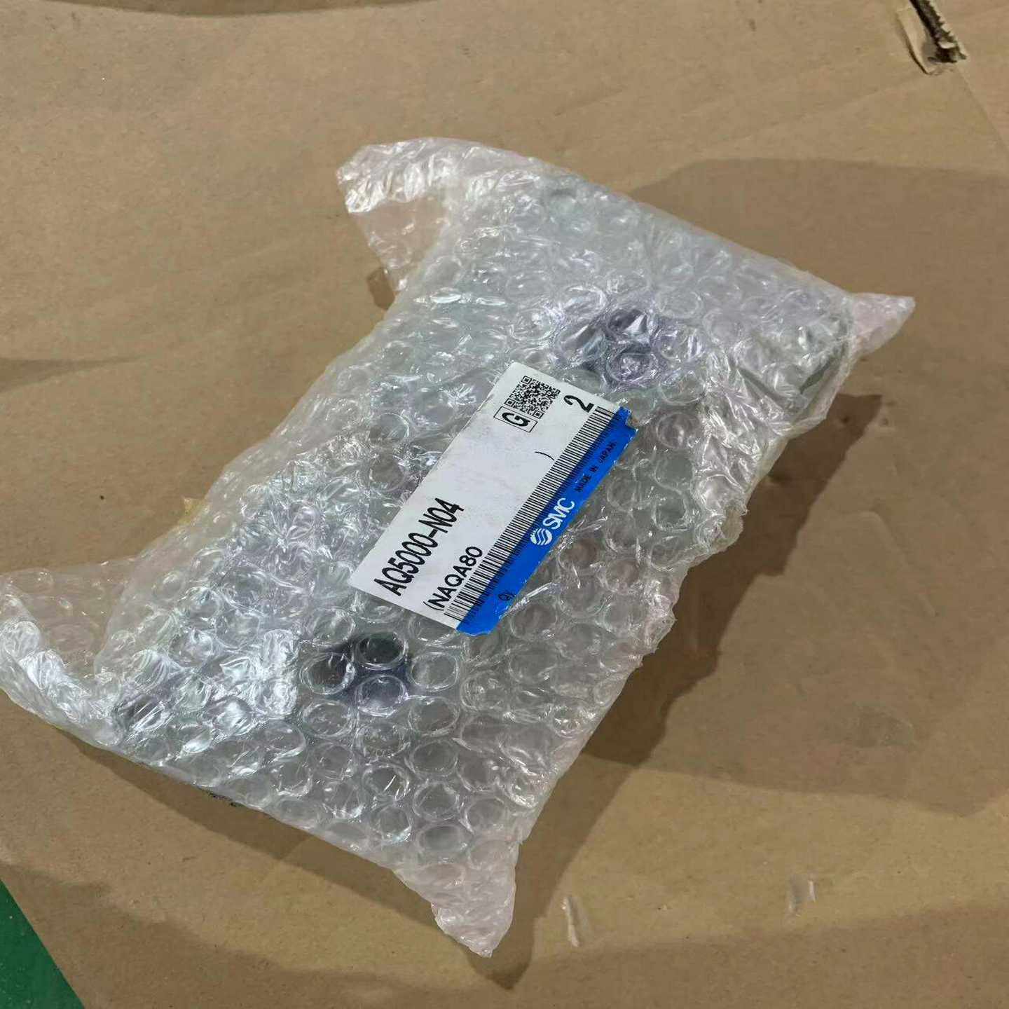 议价SMC AW40-N04B-2，AQ5000-N04，全新的