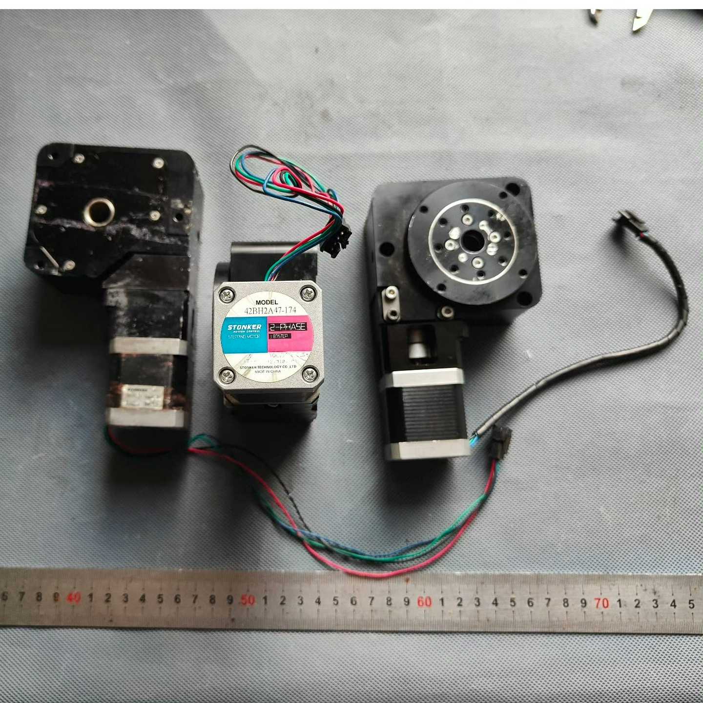 科瑞电动旋转台42步进电机转台R轴360度旋转42BH2询价