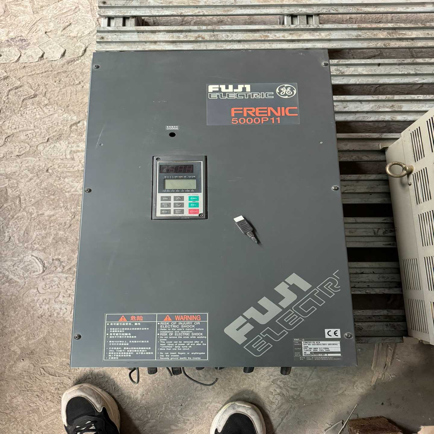 富士变频器一台5000P11FRN75P11S-4CX--议价商品