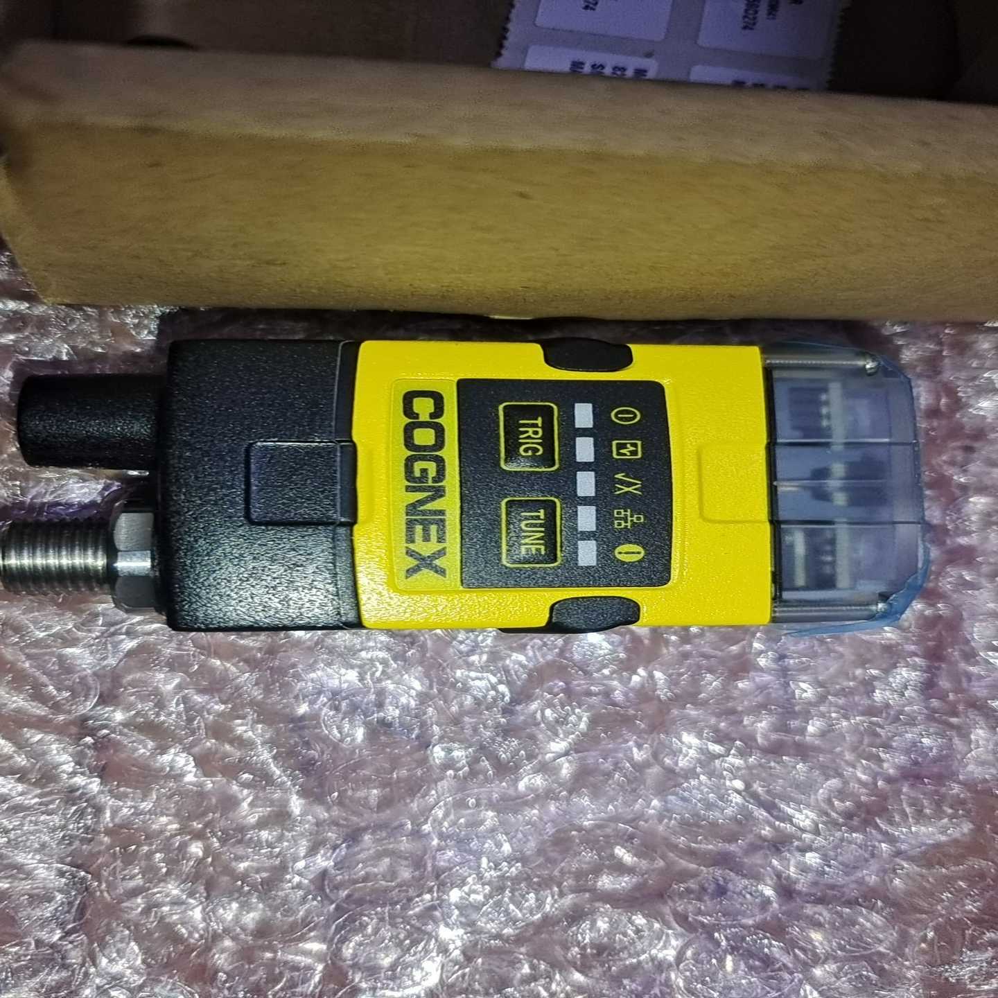 （议价）康耐视IS2000C-130-40-S24相机