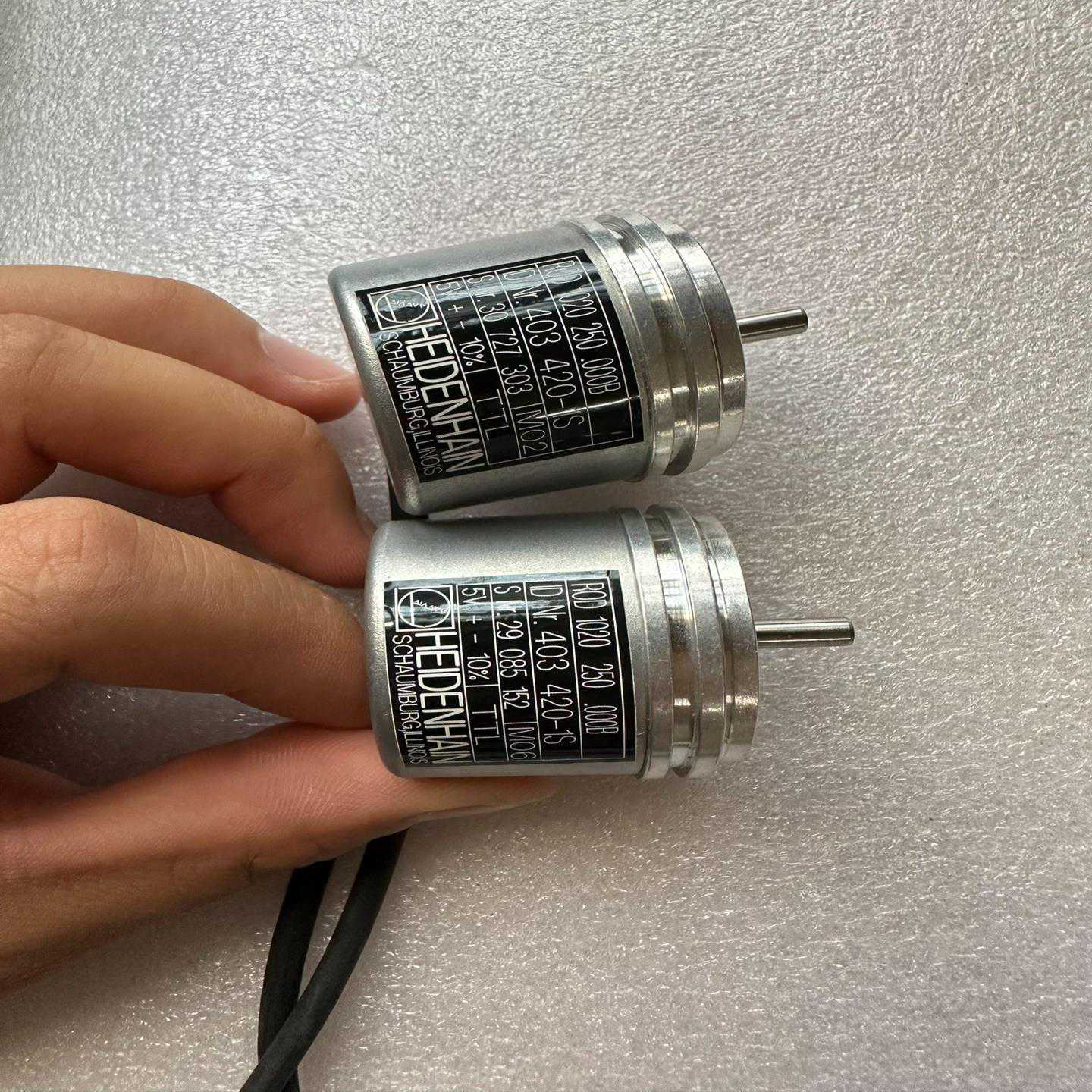 询价6ES7131-6BF01-0BA0模块，成色新。