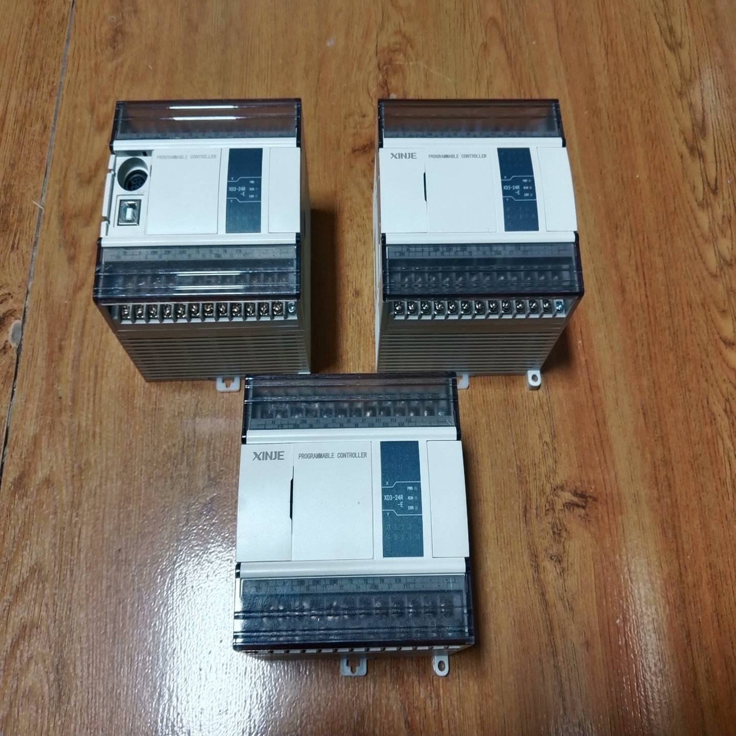 信捷PLCXD3-24R-E，功能正常，成色为实图适用