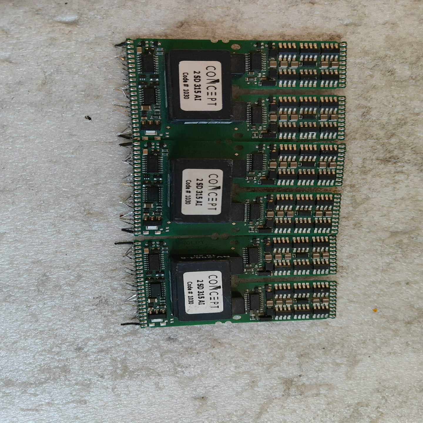 议价215I驱动板，实物图，没法测试，不包好，售出不