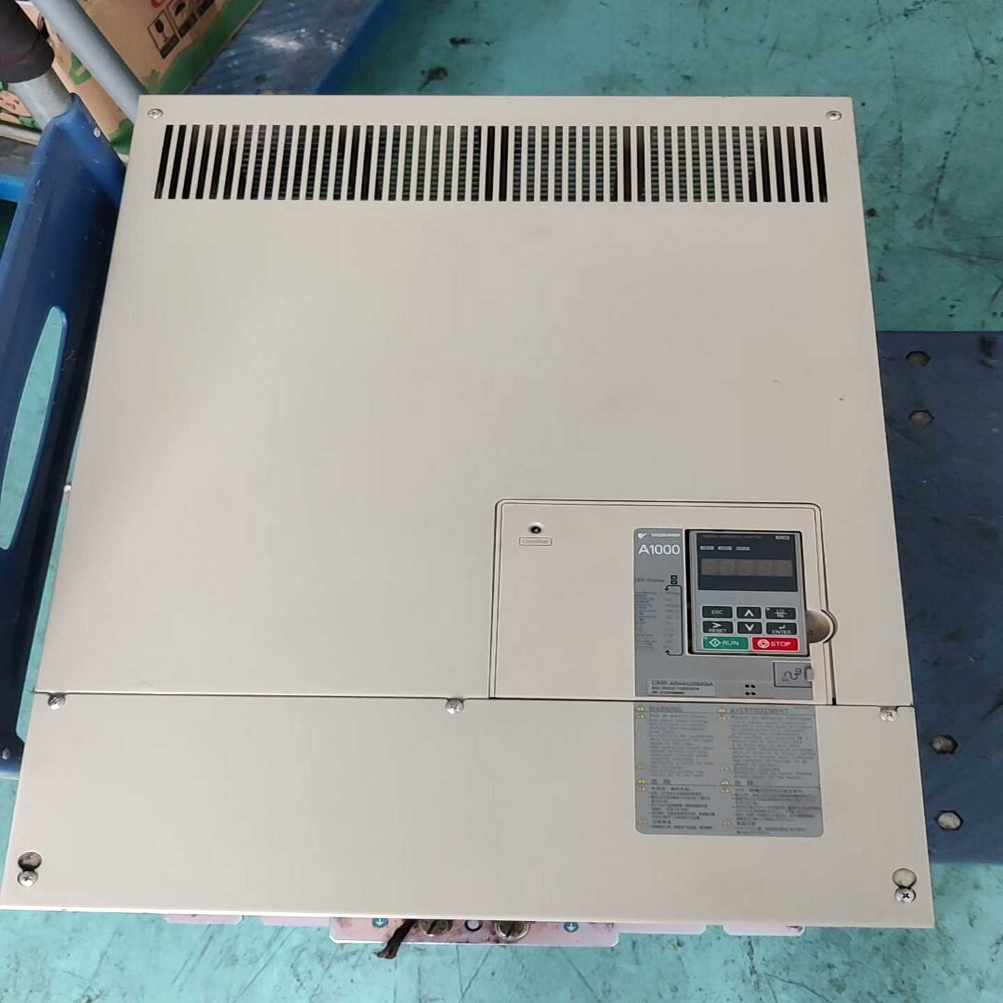 询价安川变频器CIMR-AB4A0208ABA，90KW，拆