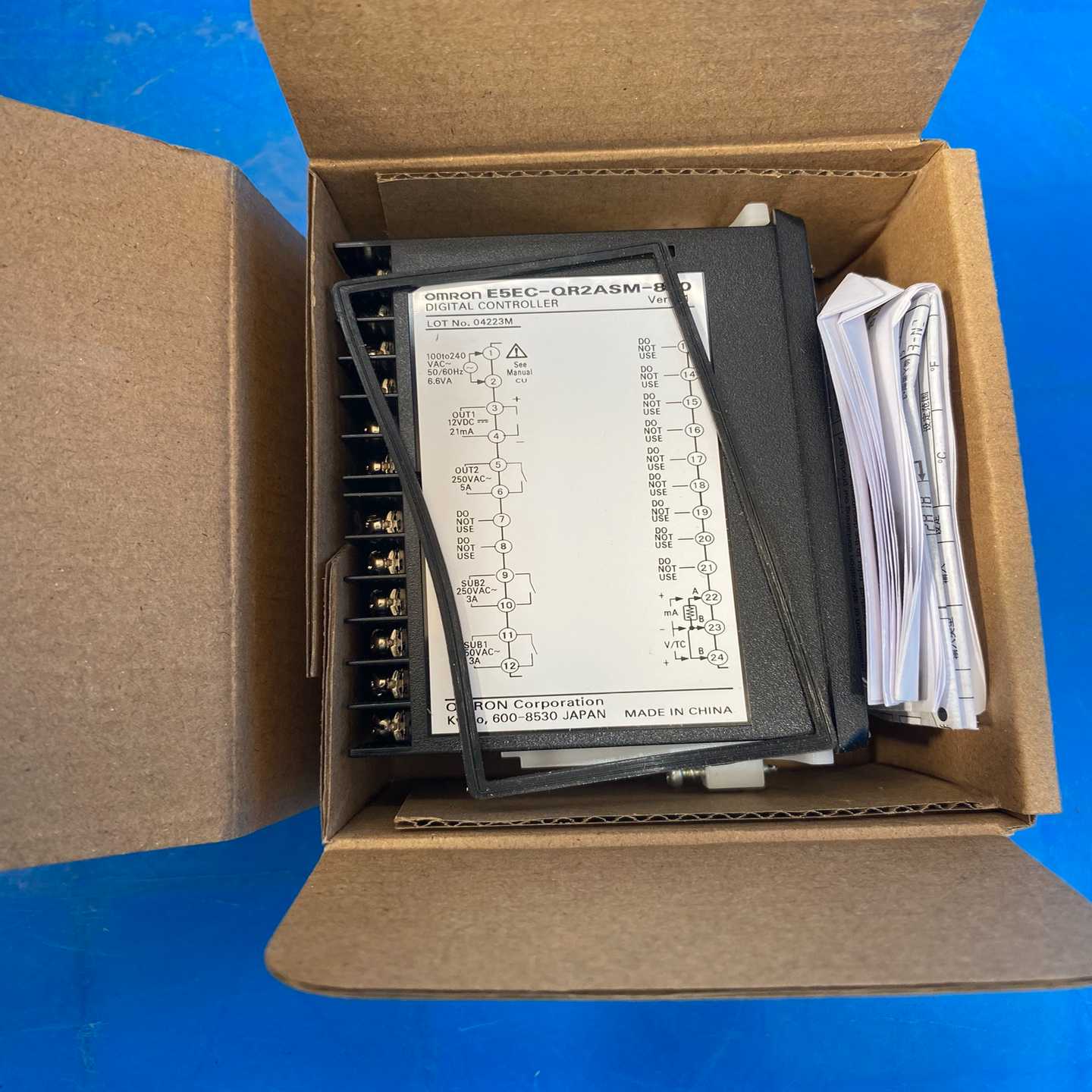 （请询价）温控器，型号E5EC-QR2ASM-800，实物图拍摄