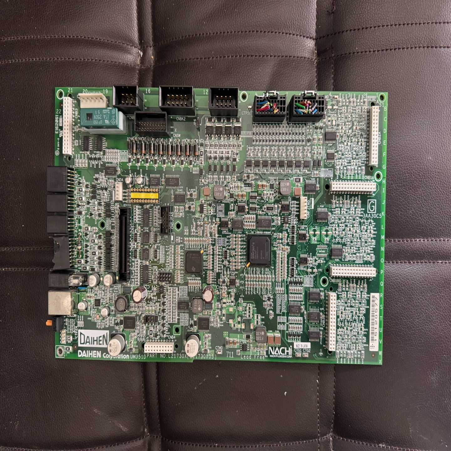 议价那智um351D主板，被工人拆的时候碰到了，有些瑕疵，主要位