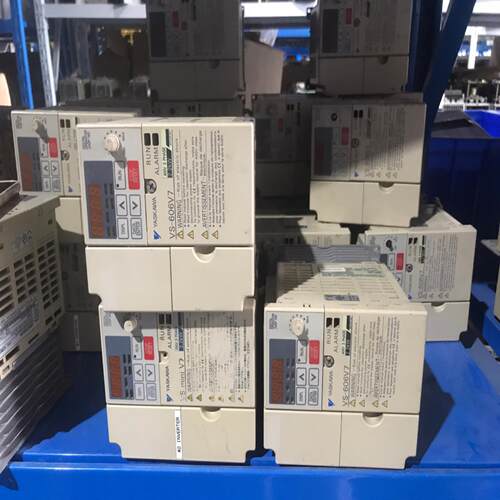 安川606V7系列变频器CIMR-V7AT42P2  2.2~询价
