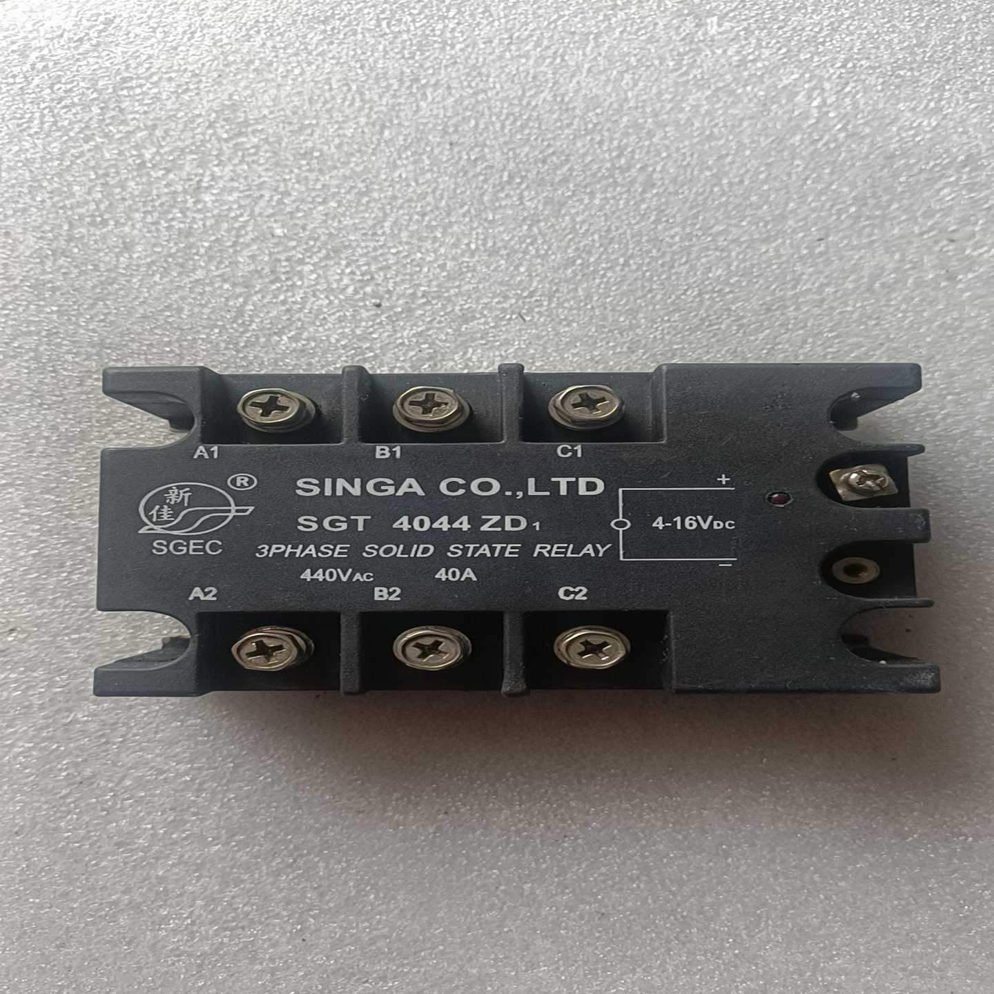 询价件SGEC新佳三相固态继电器SGT4044ZD1。功能