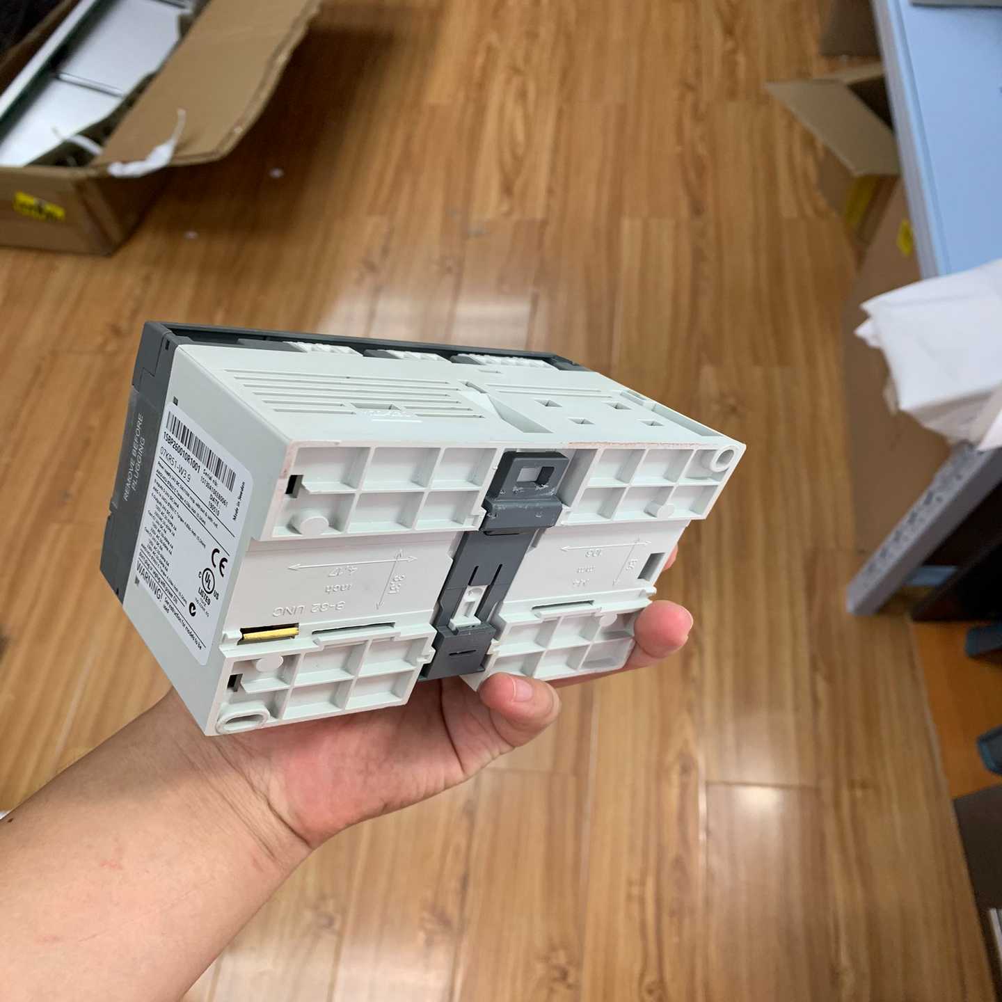 07KR51   ABB模块！！成色99新，缺了~询价