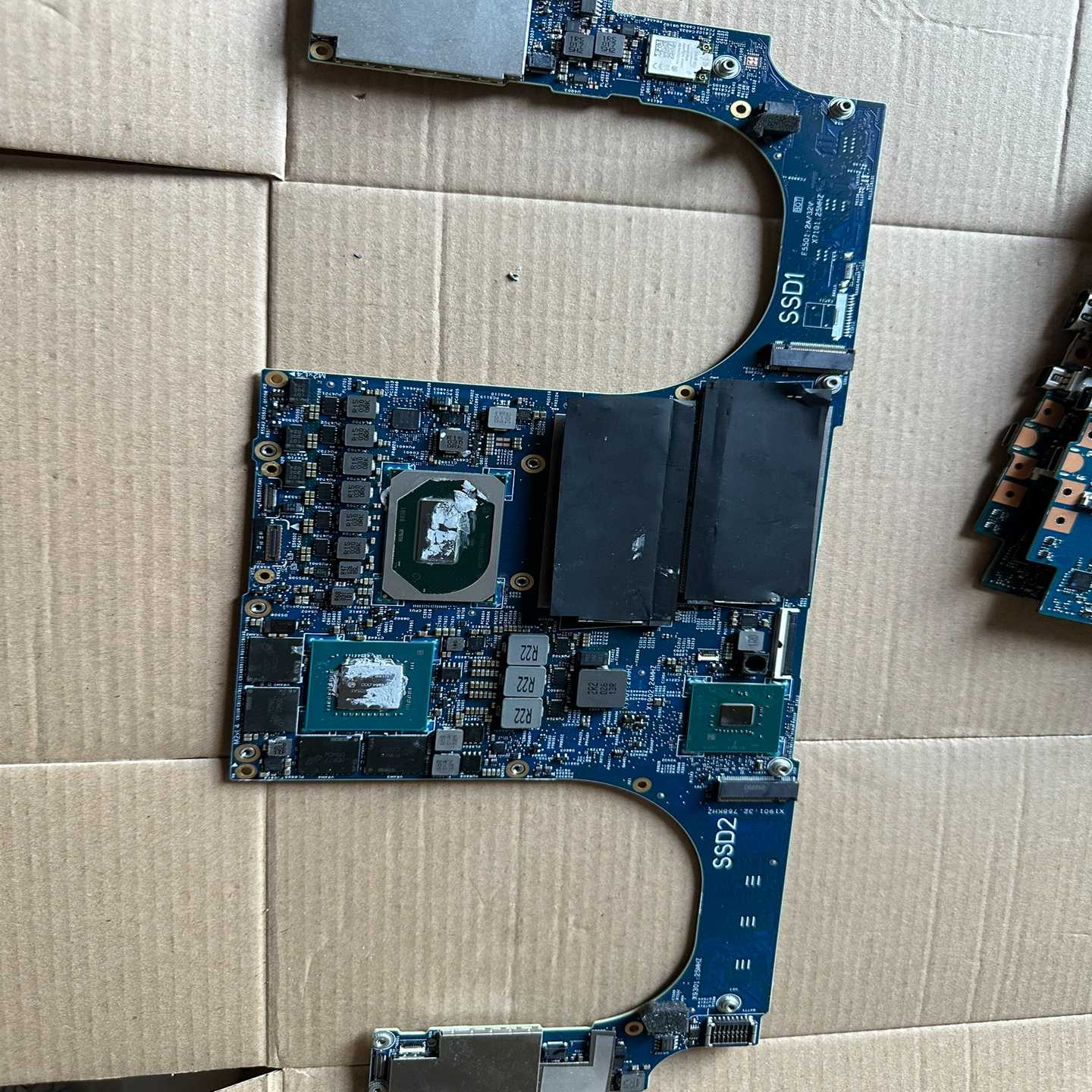 戴尔XPS17-9700主板，i7-10750h处理器，1--议价商品