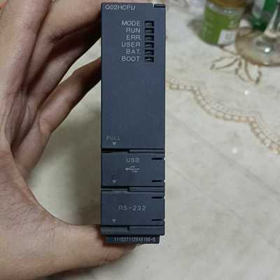 三菱Q02HCPU，拆机件成色如图，底部破口一处，功能正常--议价商