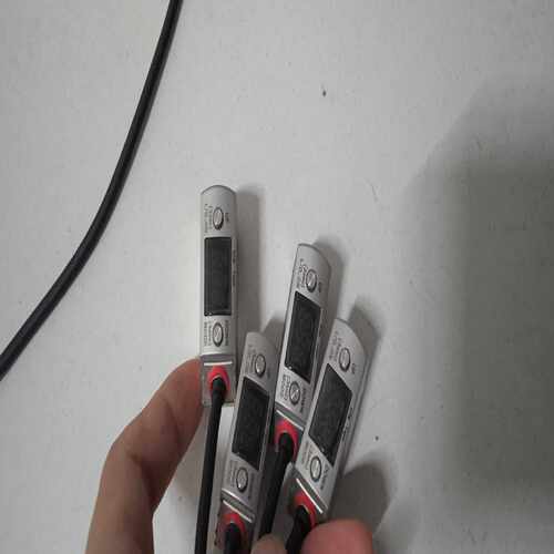 #基恩士光电开关LR-ZB250AN和LR-ZB100N，分【卡奥电子】