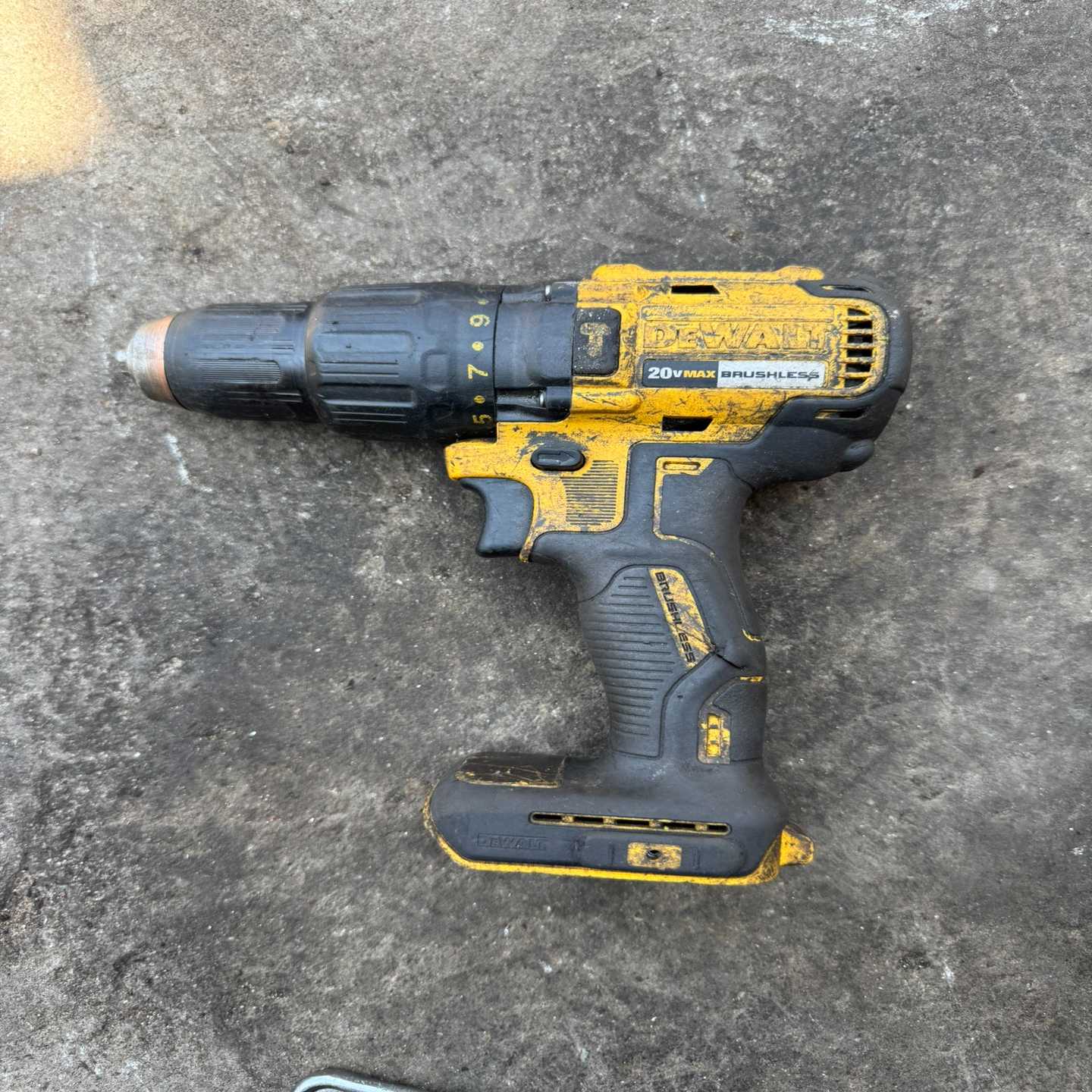 询价二手得伟DCD7781电动工具，场地货，东西如图，无测试，不