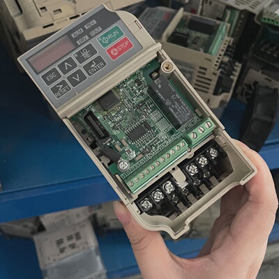溢价-安川变频器CIMRJT2A0001BAA0.2KW0