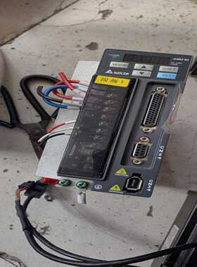 台达B2750W伺服套装，成色不错，电机有点划痕，配3米询价