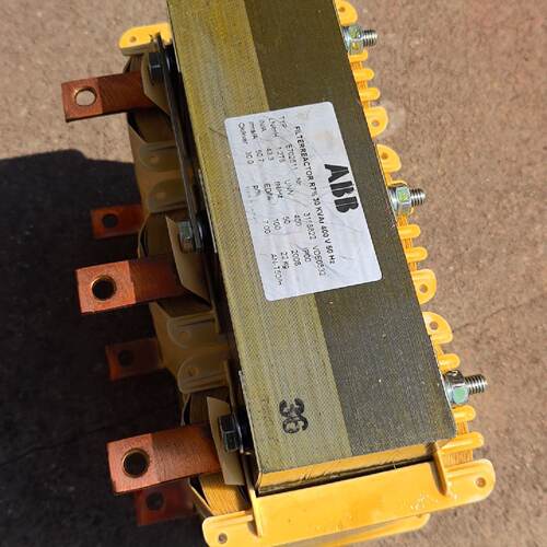 个人闲置 ABB电抗器 R7% 30KVAR 400V 50 Hz 型号：FILTER REACTO