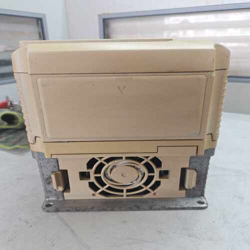 安川变频器CIMR-AB4A0007FAA，3KW/2.2K~询价