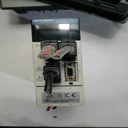 MR-J2S-20A 三菱伺服驱动器200W 二手正品 包好