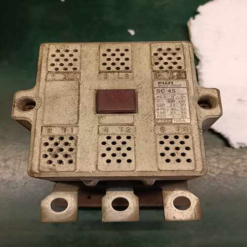 富士交流接触器 SC-4S，型号标注清晰，参数如下：适用~询价