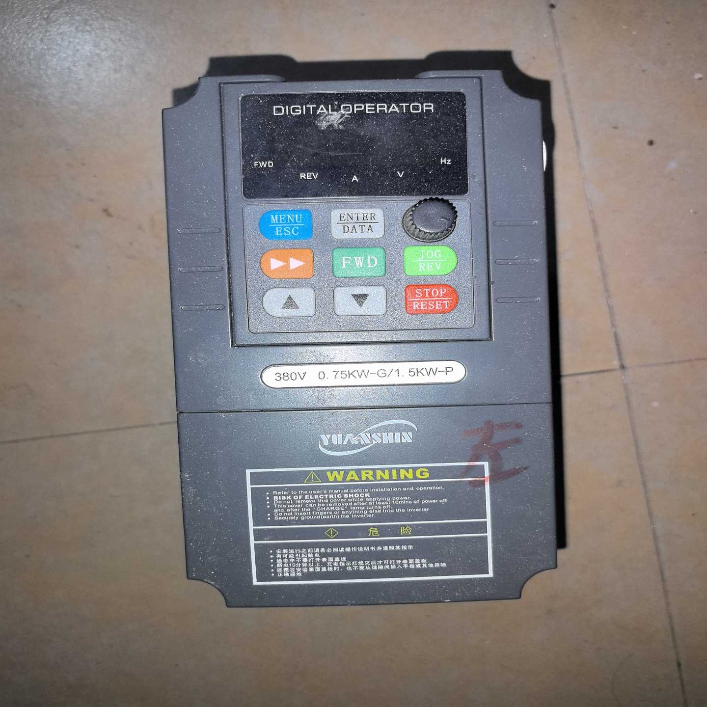 源信变频器YX3000-4T0007G/4T0015P，38--议价商品