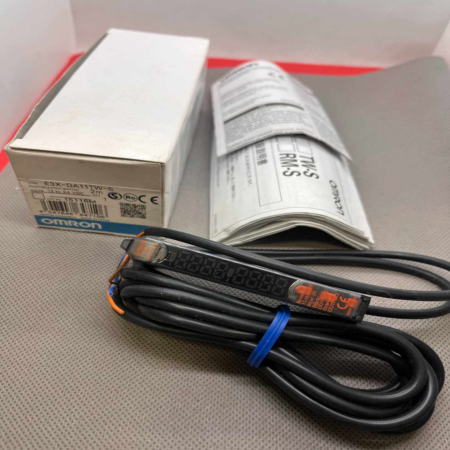 全新原装欧姆龙，E3X-DA11TW-S光纤放大器-议价