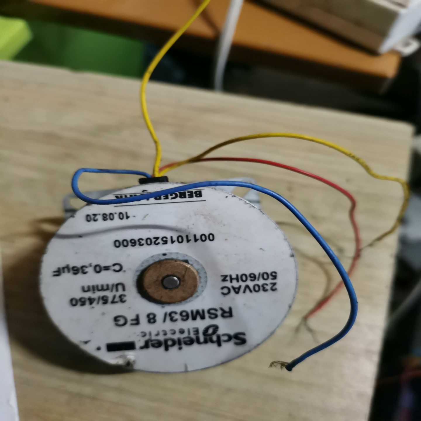 拆机施耐德RSM63/8FG电机，230V，成色见图片。--议价商品