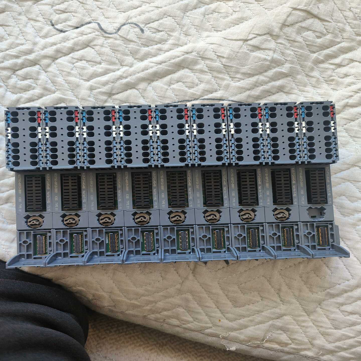 议价西门子6ES7193-6BP20-0BB1实物图。成色新功现货/维修R