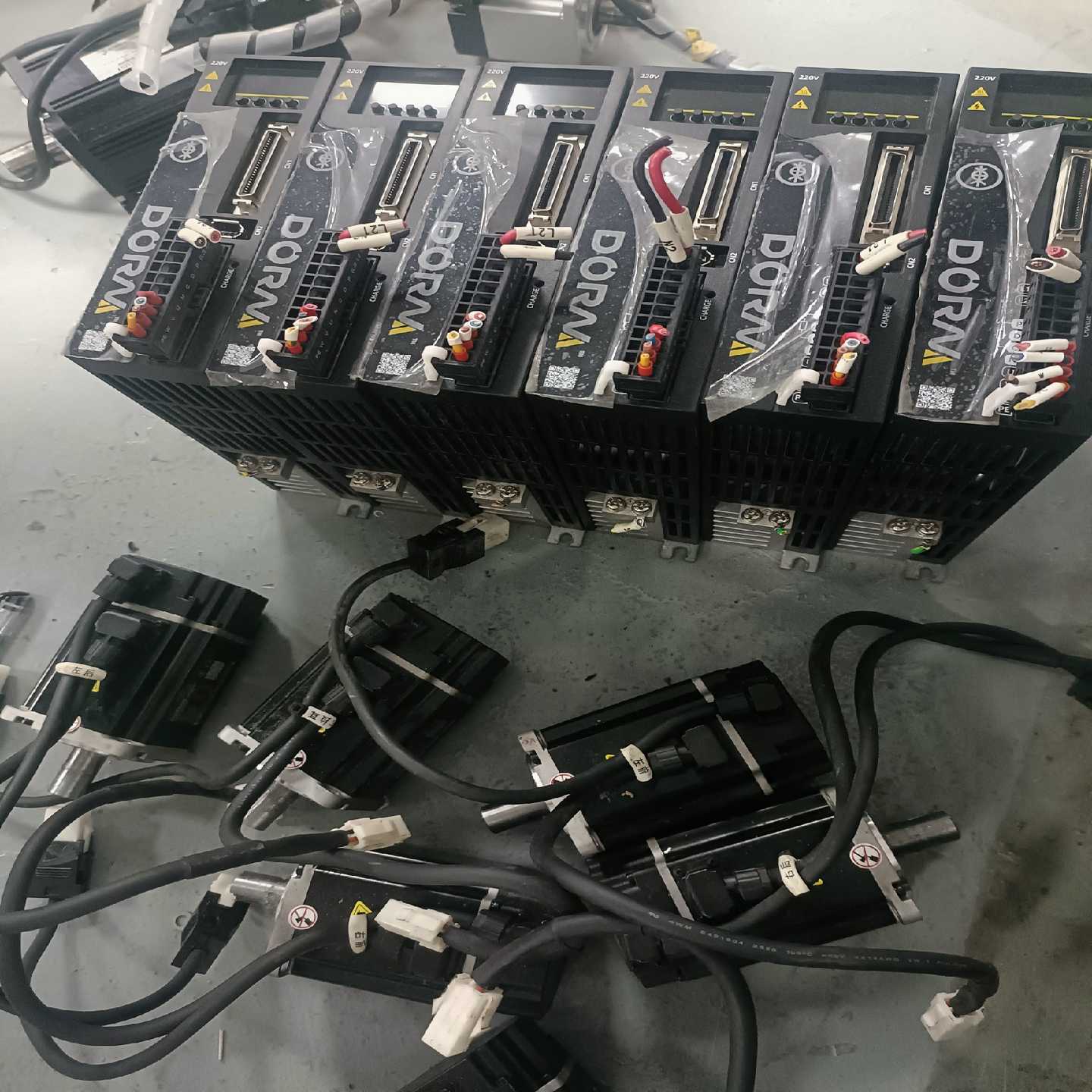 东菱DS2P系列750w400w伺服电机有轻微划痕二手-议价