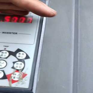 询价 华达变频器22KW HDVC22E4L 成色如图 已