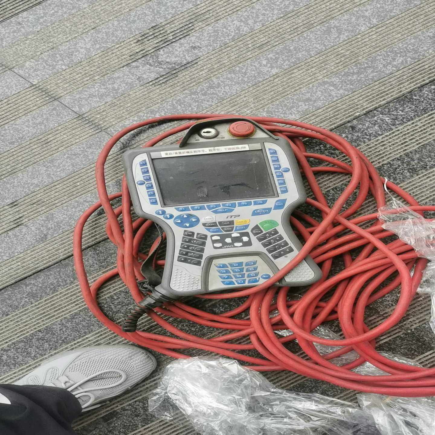 COMAU柯玛机器人示教器CR17910382带线缆现询价