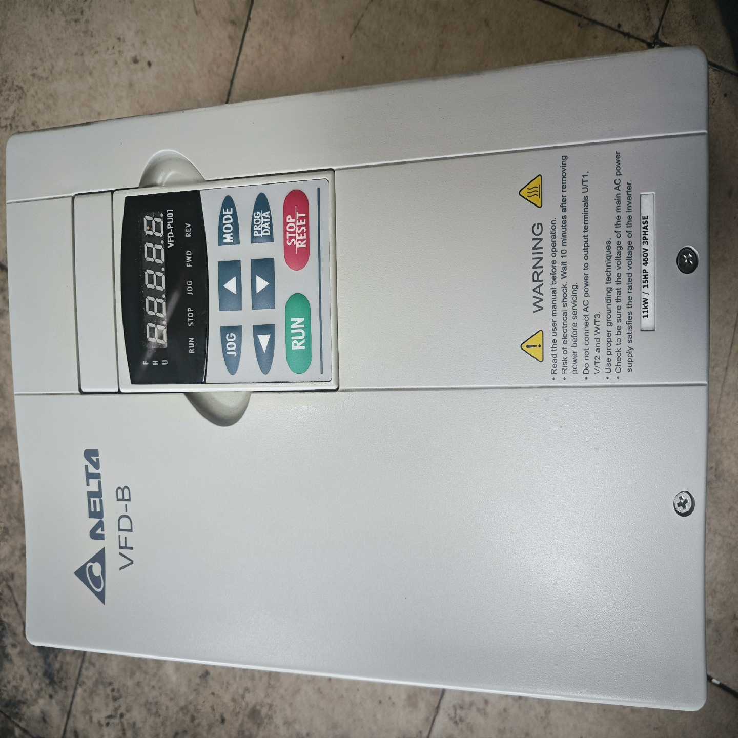 询价台达B系变频器，功率.11千瓦，功能正常，成色冲新。议价