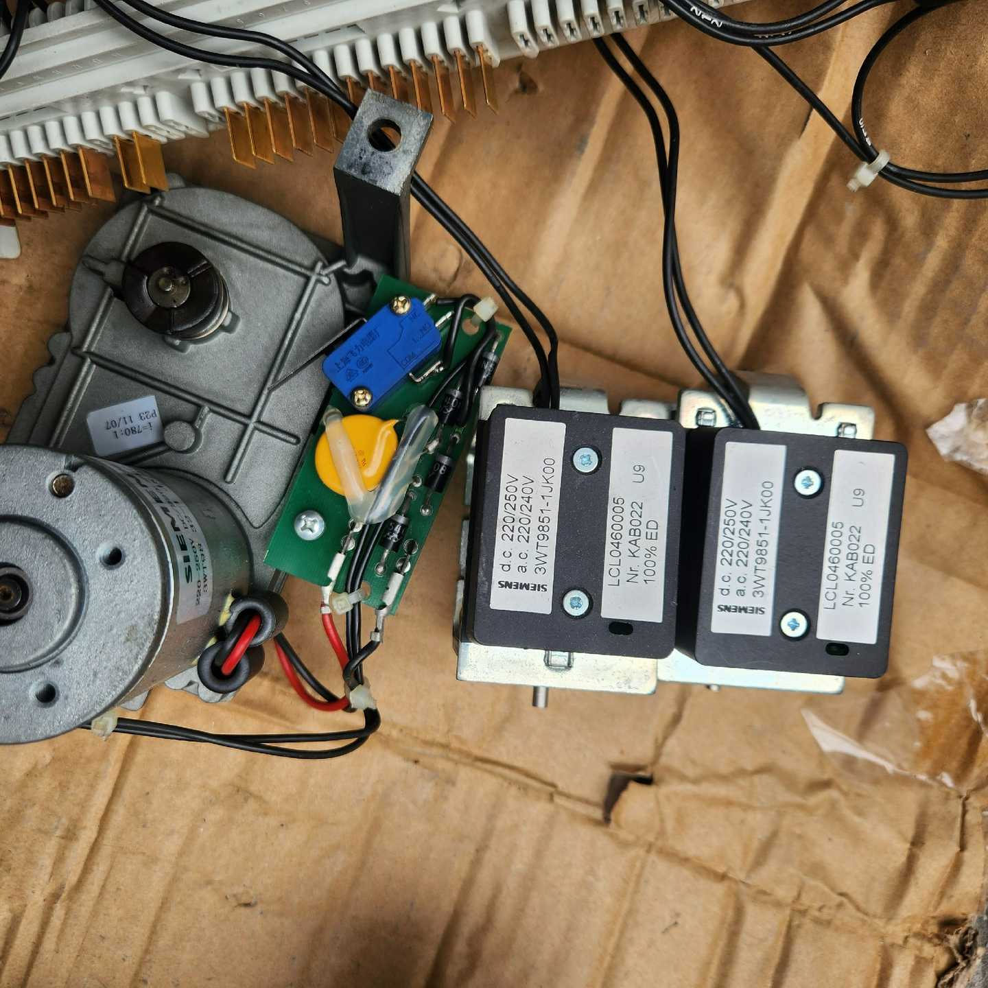 电机3WT9832-1JK00加分闸合闸线圈3WT询价