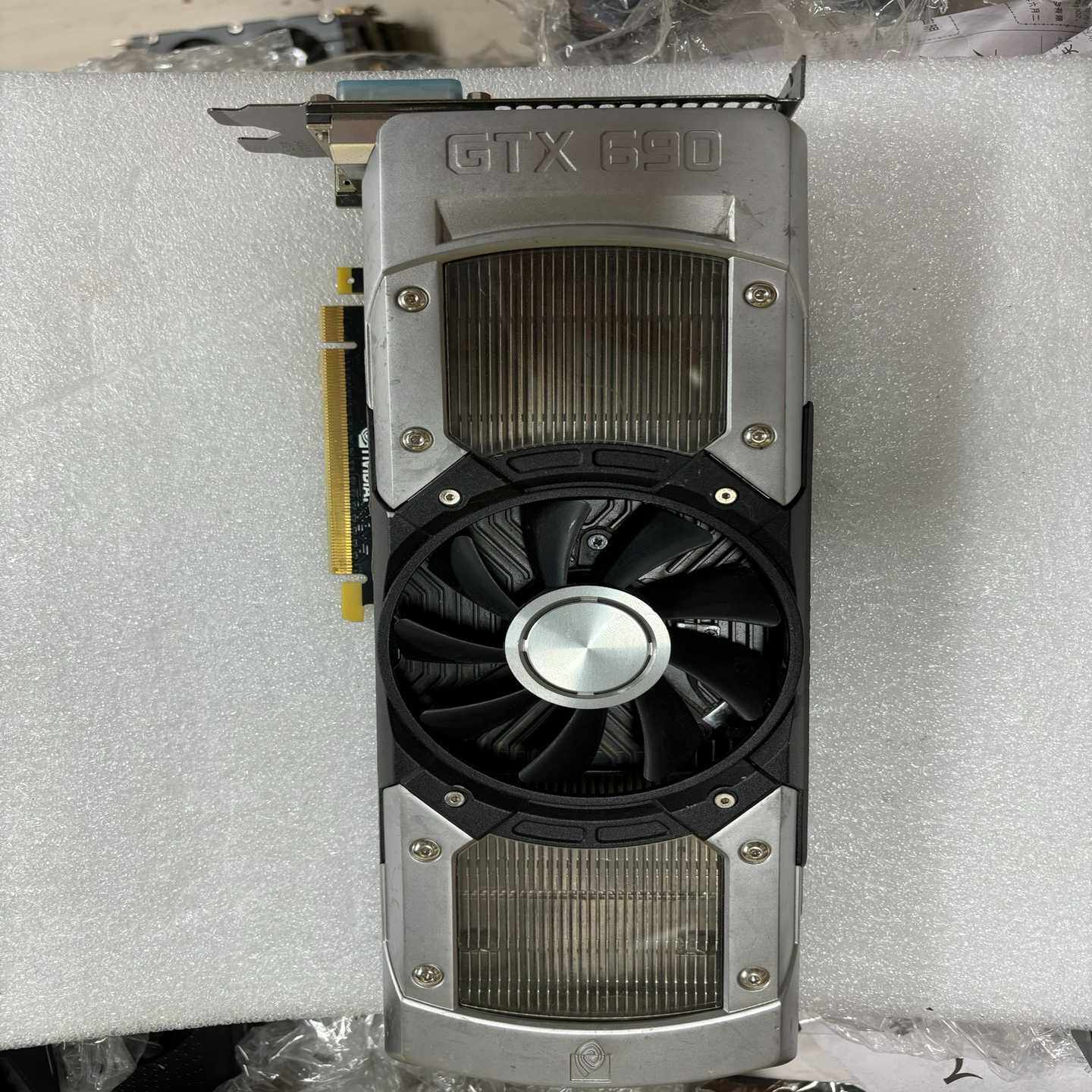 【星慕电子】泰坦公版GTX690 4G,曾经的卡皇，双核，双8P供电