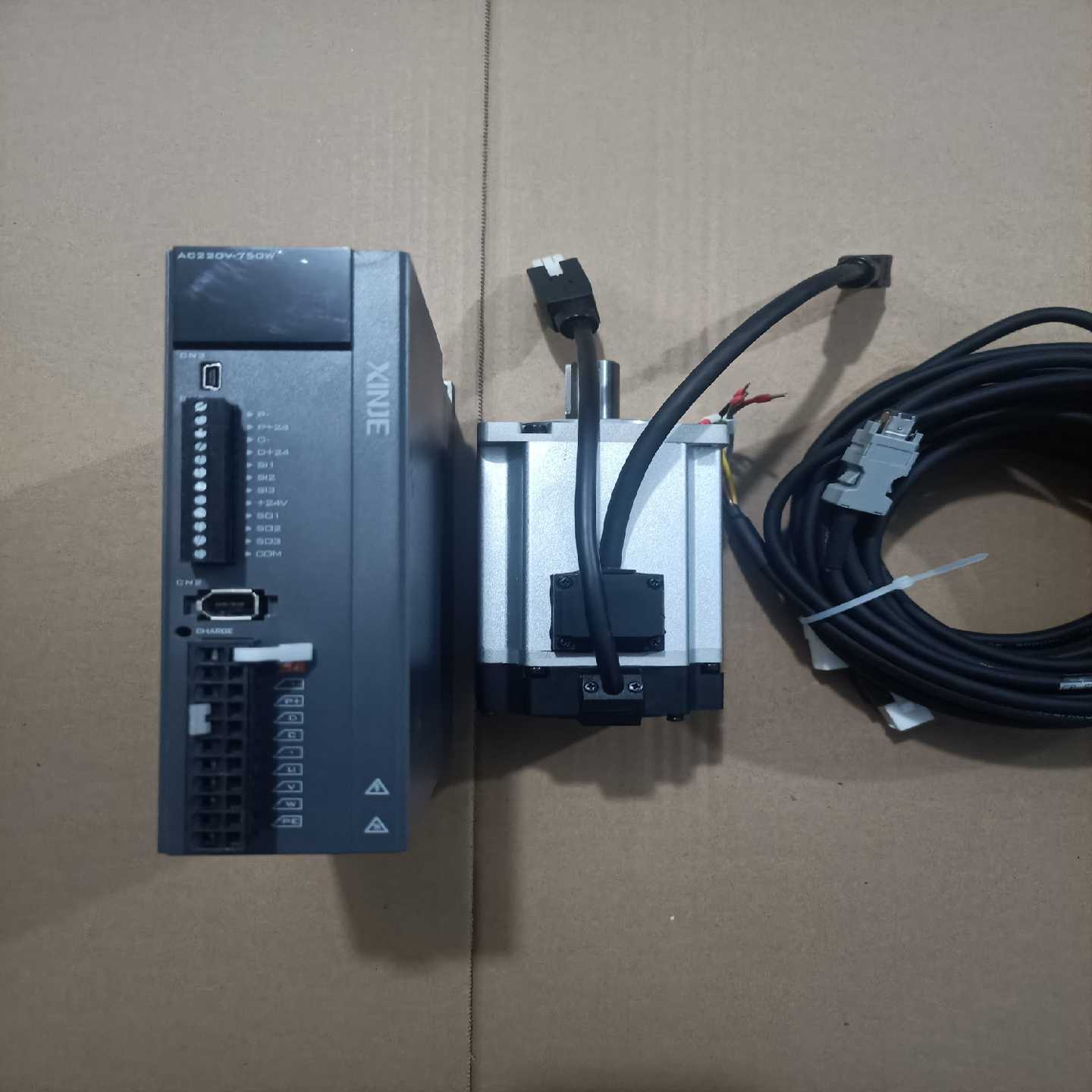 信捷伺服电机DS5L1系列750w脉冲，带5v拨码，成色95询价