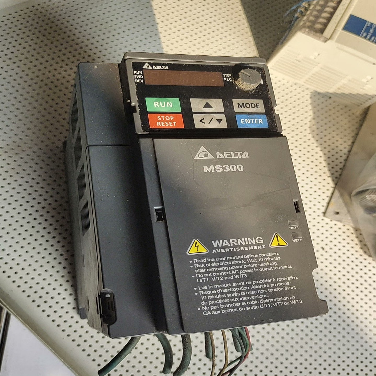 班美萝台达变频器VFD9A0MS43ANSAA3.7KW拆--议价商品