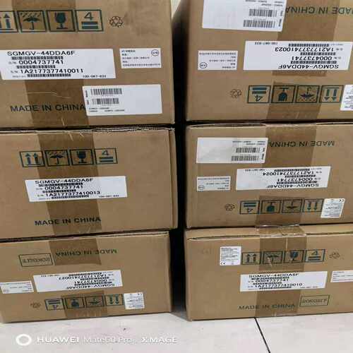 全新安川服马达M7-05-1*-议价
